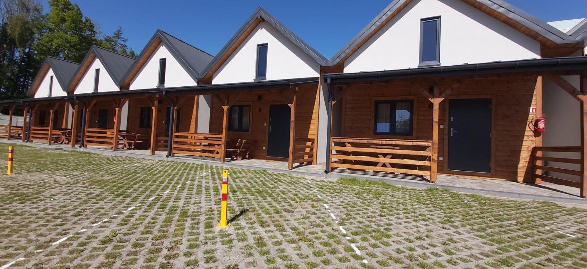 Camping Klif-Nowe Klimatyzowane Domki, 400M Od Centrum Rewala, 30M Od Morza تشوستش المظهر الخارجي الصورة