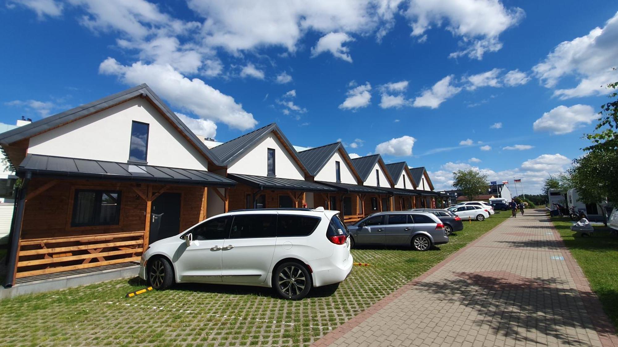 Camping Klif-Nowe Klimatyzowane Domki, 400M Od Centrum Rewala, 30M Od Morza تشوستش المظهر الخارجي الصورة