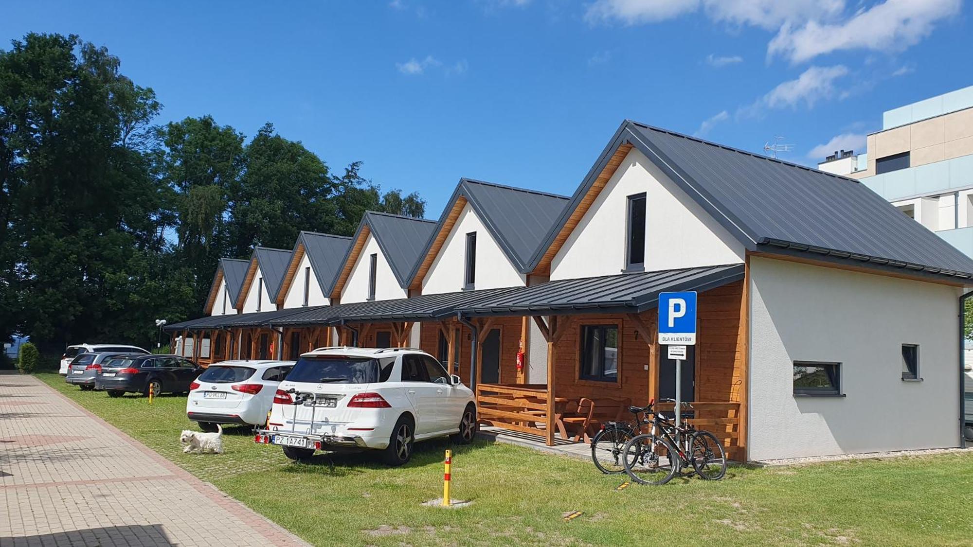 Camping Klif-Nowe Klimatyzowane Domki, 400M Od Centrum Rewala, 30M Od Morza تشوستش المظهر الخارجي الصورة